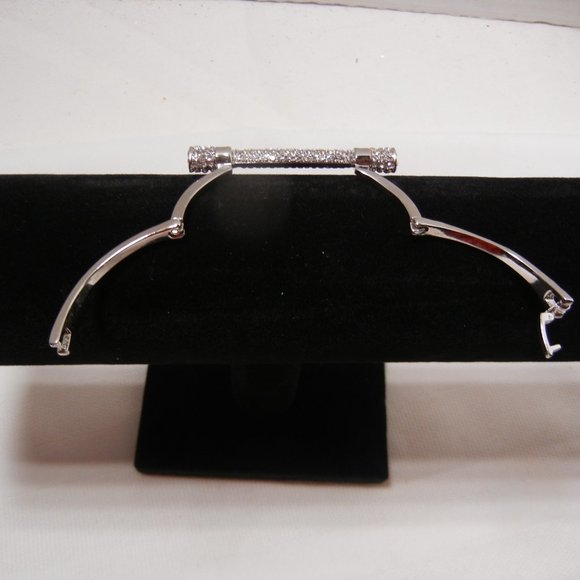 Womens Silver Cuff Bar with Crystals Bracelet  NEW W/O TAGS - Picture 7 of 8
